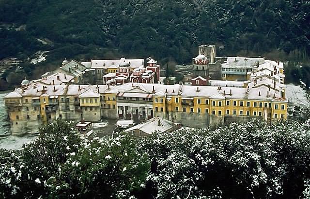 Η Ι. Μονή Ιβήρων χιονισμένη - Iveron H.  Monastery in snow