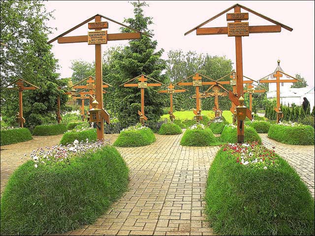 Monastic cemetery in Deveevo