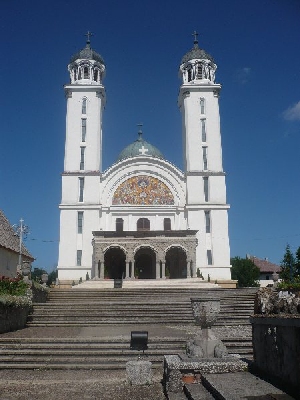 Biserica Sf.Arh.Mihail şi Gavriil