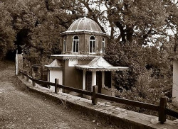 thiv56 
Εκκλησάκι Πορταΐτισσας - Panagia Portaitissa's chapel 
2008-06-14 16:33:08