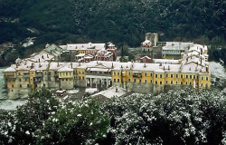 thiv_col_Athos 
Η Ι. Μονή Ιβήρων χιονισμένη - Iveron H.  Monastery in snow 
2008-06-14 16:44:31