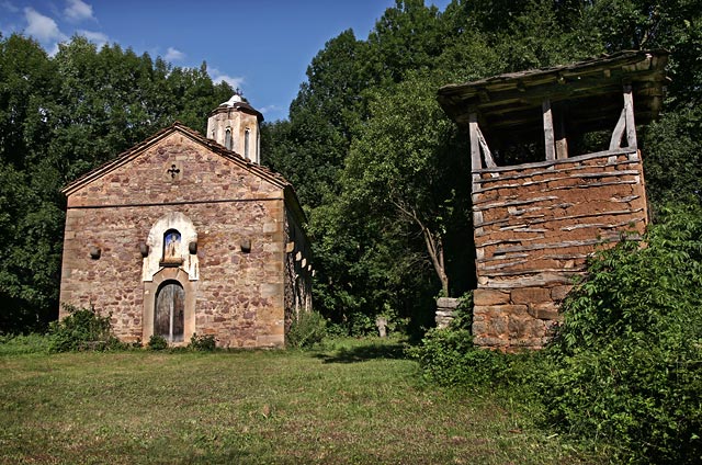 Црква у селу Брлог