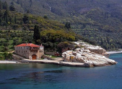 thiv_col_Athos 
Αρσανάς Ι.Μ. Κωνσταμονίτου - Konstamonitou H. Monastery's arsanas 
2008-07-13 10:47:52