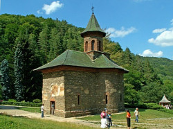 nicos_valahul 
Sfânta Mănăstire Prislop - Localitatea Silvaşul de Sus - Haţeg - Hunedoara 
207 
2008-07-13 15:06:29