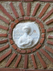 siromacha 
Bas-relief in wall of orthodox church 
2008-07-17 08:50:42