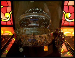mihaela 
Holy relics of Saint Nectarie of Eghina 
126 
2008-07-30 14:56:56