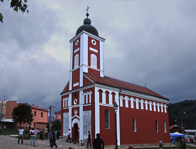 Црква у Гучи