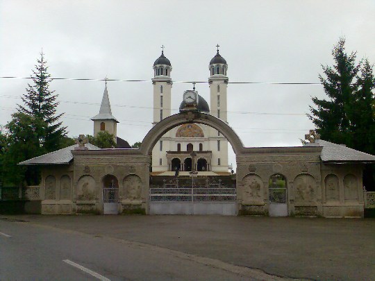 Biserica Ortodoxă Sf.Arhangheli Mihail şi Gavriil - Ghelar