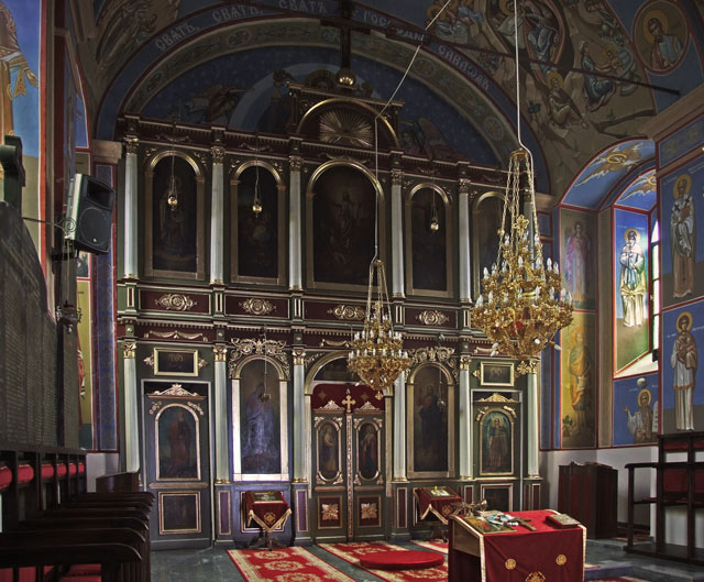 Иконостас у храму Св. Николаја, Бањани