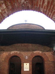 + Stradanija + 
ротонда св. Георгија 
2008-09-06 17:59:22