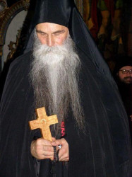 + Stradanija + 
новопострижени монах Галактион 
147 
2008-09-21 17:40:04