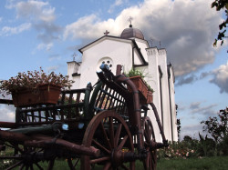 dragoj03 
Храм Успења Пресвете Богородице, село Вукона 
2008-09-29 20:12:31