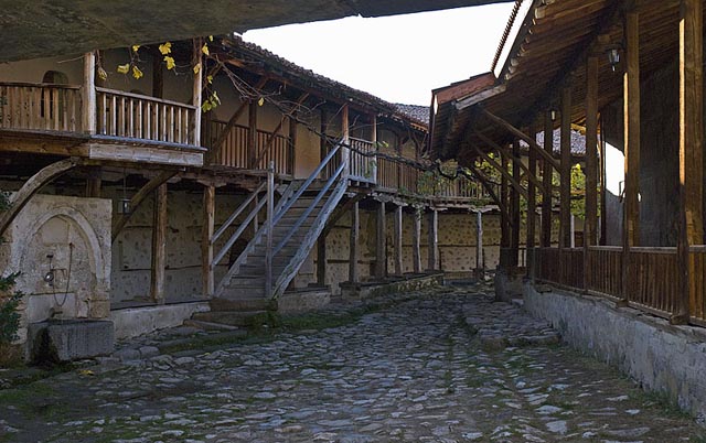 Στην Ι. Μονή Ροζινού - At Rozenski H. Monastery