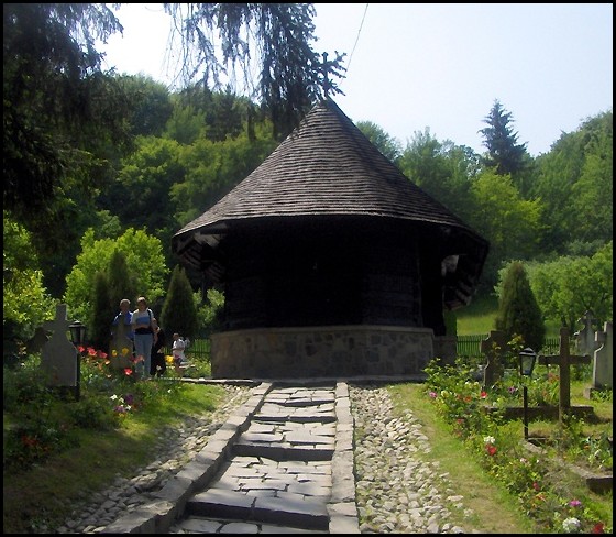 Bisericuta manastirii Dintr-un lemn