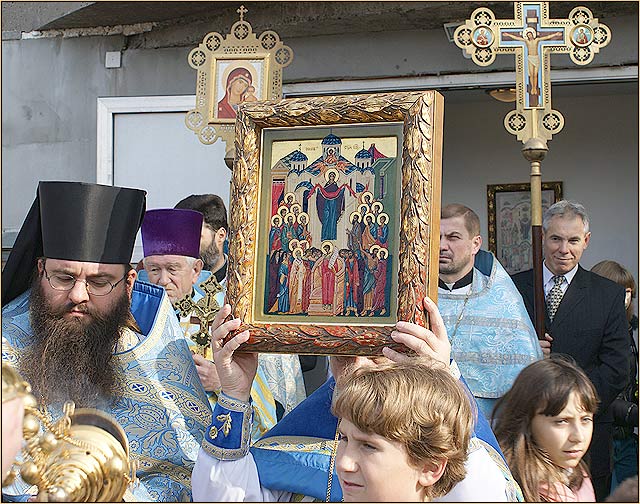 Wsie upowanije moje na Tia wozłahaju, Mati Bożyja, sochrani mia pod krowom Twoim.