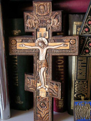 oldbeliever 
The three-barred cross of the Russian Orthodox Church 
2008-10-07 17:43:10