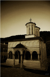mariuscarneala 
Biserica Manastirii Horezu 
2008-10-12 08:18:42