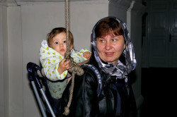 Isa 
Пред вратима манастира 
2008-10-16 22:58:19