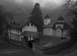 GuliVar 
Манастир Пустиња 
2008-10-26 21:22:19