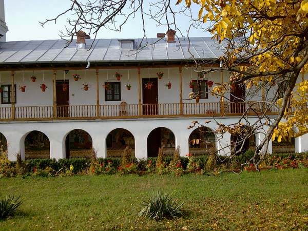 Chiliile de la Sfanta Manastire Cernica...