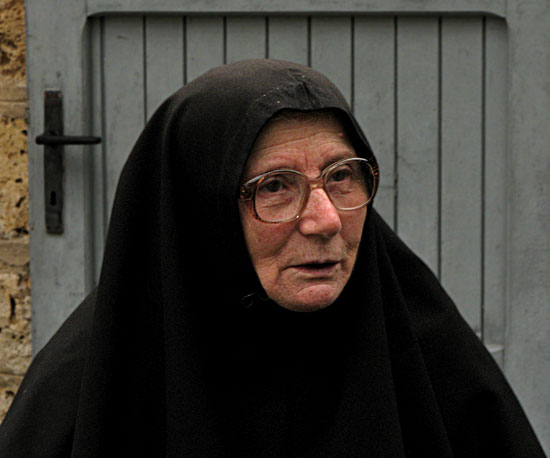 м.Нина