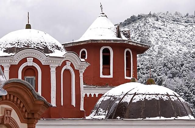 Χιόνι στην Ι. Μονή Ιβήρων - Snow at Iveron H. Monastery