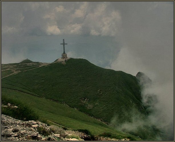 Spre inaltimi... / Towards heaven...