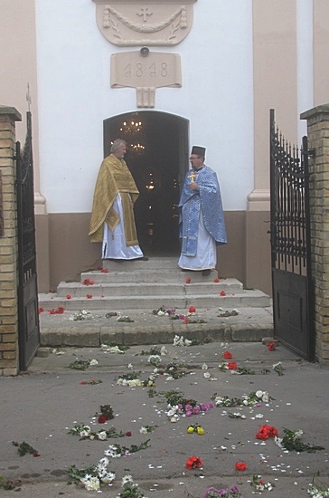 ЧЕКАЈУЋИ ЕПИСКОПА