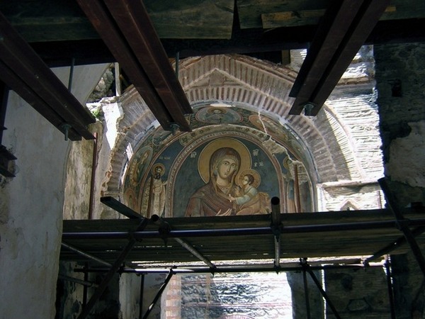 Ulaz u manastir Hilandar posle pozara