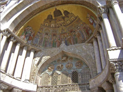Titi 
Basilica San Marco Venetia - Intrarea ortodoxa 
2008-11-04 05:59:32