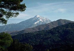 thiv_col_Athos 
Η κορυφή του Άθω από ΒΔ - Mt. Athos's peak from NW 
2008-11-26 11:36:48