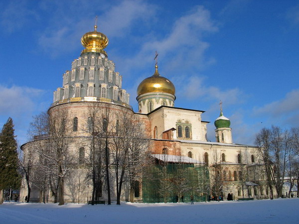 New Jerusalem Monastery near Moscow.jpg