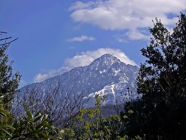 Ο Άθως από ΒΑ. -  Mt. Athos from NE.