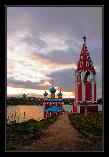An evening  in Tutaev (Вечером в Тутаеве)