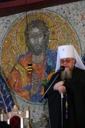 + Crnorizac + 
+ митрополит Пољски г.г.Сава 
2008-12-06 09:42:41