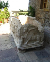 dredik 
In the yard of mitropolit church, Mystras 
2008-12-16 16:59:28