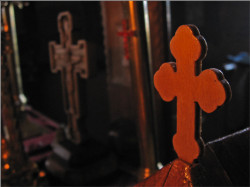 OvidiuMihail 
The Holy Cross ligthed up by a candle 
2008-12-23 22:29:57