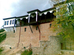 Antigon 
Manastirski Konaci 
2008-12-26 19:07:51