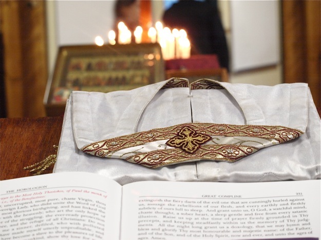 Cross, stole and prayer