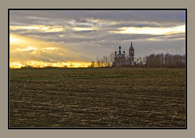 Smolensk icon of Holy Mother Church (Храм во имя Смоленской иконы Божье