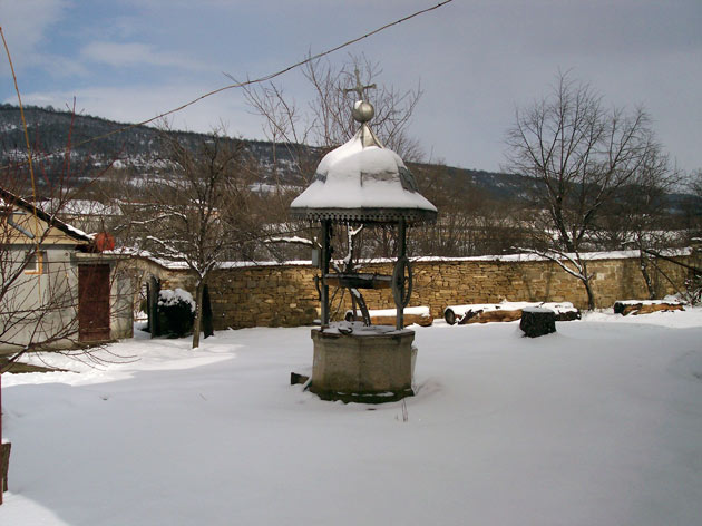 Prisovo monastery, kladeneca