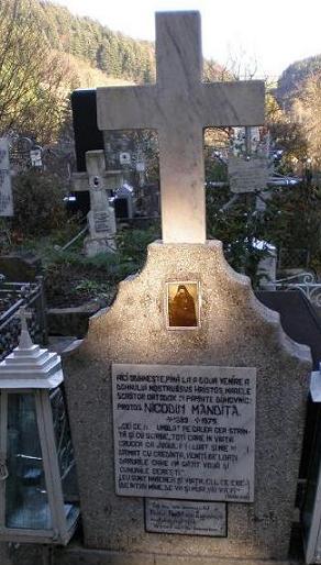 mormantul parintelui Nicodim Mandita