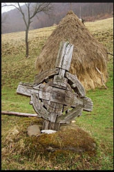 inistea 
Old Cross in Apuseni Mountains 
2009-01-27 03:59:08