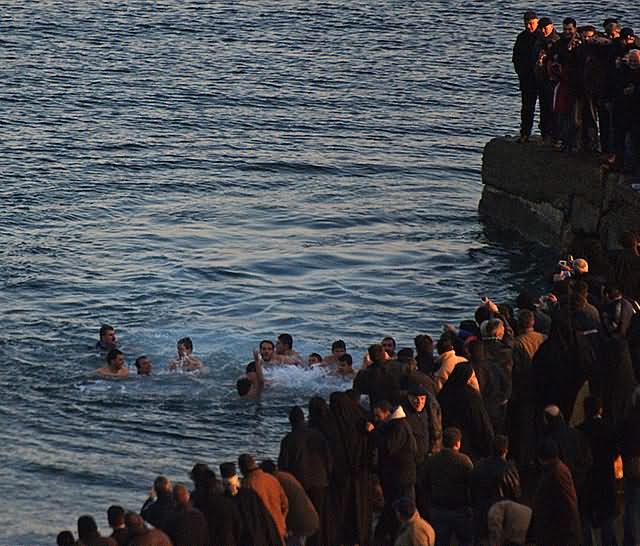 Η ρίψη του Σταυρού, 2009 - Getting the Cross at Epiphany, 2009