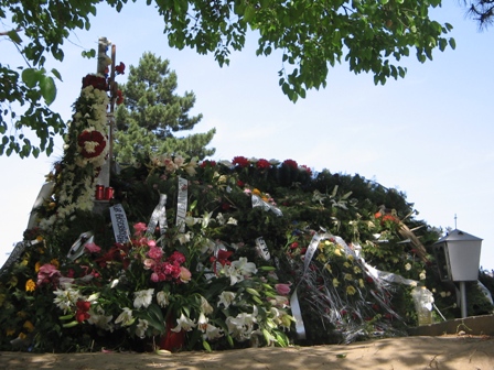 Mormantul parintelui Visarion Iugulescu de la Manastirea Cernica