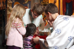 nikosart 
Receiving Holy Communion 
2009-02-09 11:47:14