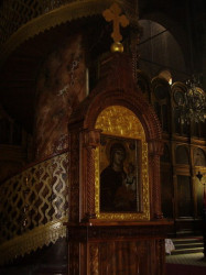 rosmarinus 
Трон с иконом Мајке Божје,Саборна црква,Сарајево 
2009-02-09 22:33:51