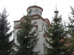 maksim 
Храм на монашком гробљу у манастиру Гргетегу 
2009-02-12 22:33:24
