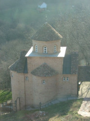 + Stradanija + 
Црквица на извору кроз прљав прозор 
2009-02-17 09:00:33