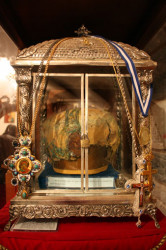 nikosart 
The mitra of St. Luke Bishop of Simferopol and Crimea, with which he was buried.  
2009-02-20 13:20:56